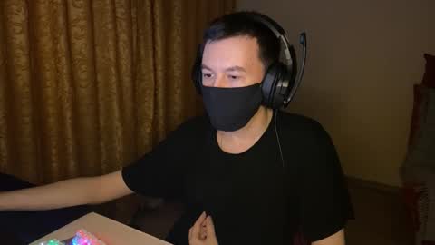 froztai online show from December 19, 5:04 am