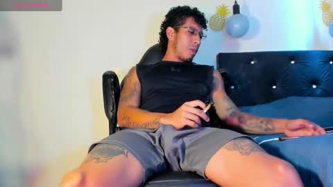 Snapshot of fuck_hardlove chatting on January 23, 6:35 pm Ricardodominic 1 MODELO INDEPENDIENTE online show from January 23, 6:35 pm