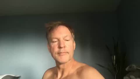 Snapshot of fuertecock chatting on October 15, 9:33 pm Gregorio online show from October 15, 9:33 pm