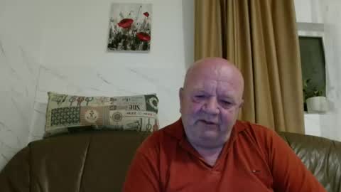 fullballs6 online show from April 16, 2:11 am