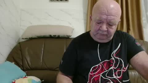 fullballs6 online show from March 2, 3:50 am