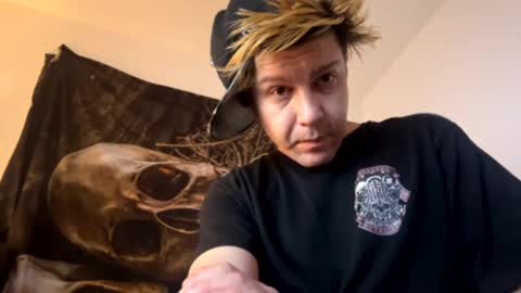 yeeah online show from December 9, 7:39 am