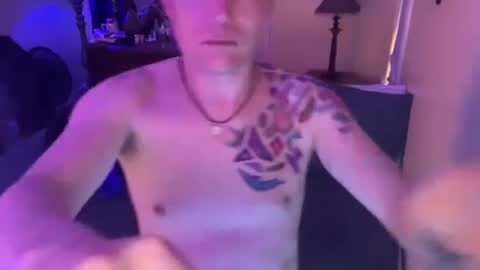 Snapshot of gallowsjackirl chatting on December 14, 6:24 am gallowsjackirl online show from December 14, 6:24 am