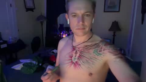 Snapshot of gallowsjackirl chatting on March 10, 6:27 am gallowsjackirl online show from March 10, 6:27 am