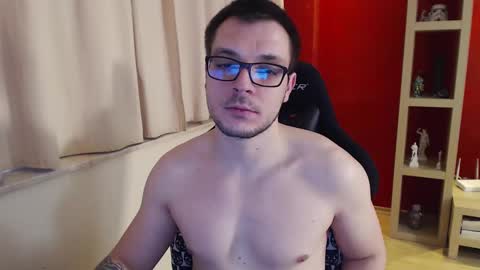 GangstaLover online show from December 17, 5:18 am