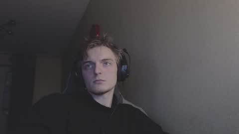 Snapshot of gasturfahe chatting on December 18, 9:18 pm gasturfahe online show from December 18, 9:18 pm