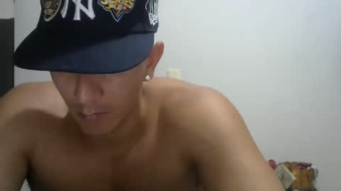 Snapshot of gattitosexy_95 chatting on September 19, 12:46 am gattitosexy_95 online show from September 19, 12:46 am