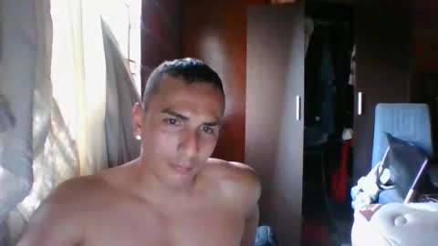 Snapshot of gattitosexy_95 chatting on February 5, 8:46 pm gattitosexy_95 online show from February 5, 8:46 pm