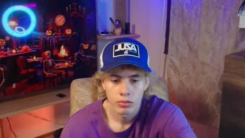 Snapshot of gemdominus chatting on October 20, 1:31 am Gem Dominus online show from October 20, 1:31 am