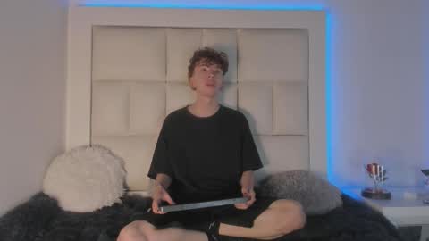 genesis_js online show from January 6, 9:30 pm