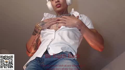 independent model online show from January 5, 4:25 am