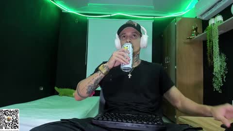 independent model online show from January 27, 3:47 am