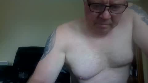 gimmmieoooo online show from March 4, 4:19 am