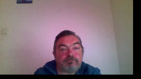 Snapshot of gismo1973 chatting on October 27, 9:22 am German Little Dick online show from October 27, 9:22 am