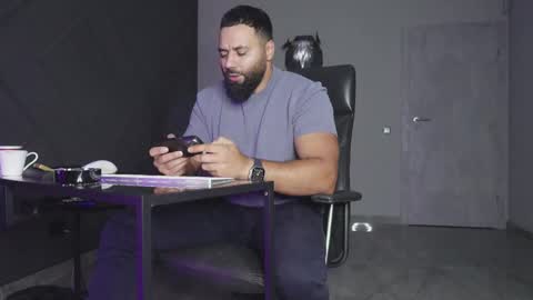 Matthew .. for short call me Matt online show from October 6, 1:32 am