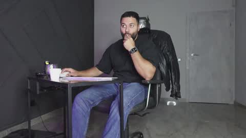 Matthew .. for short call me Matt online show from October 23, 9:51 pm