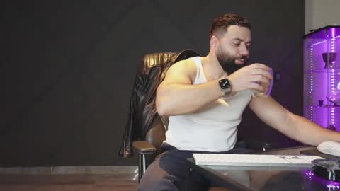 Matthew .. for short call me Matt online show from February 27, 8:19 pm