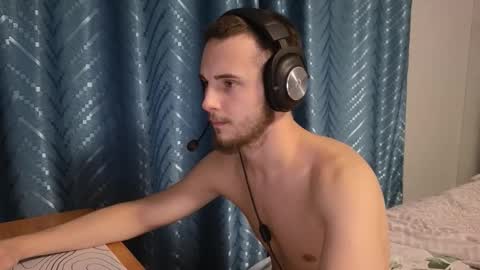Snapshot of golden_boyyy21 chatting on October 22, 1:59 pm Golden boyyy21 online show from October 22, 1:59 pm