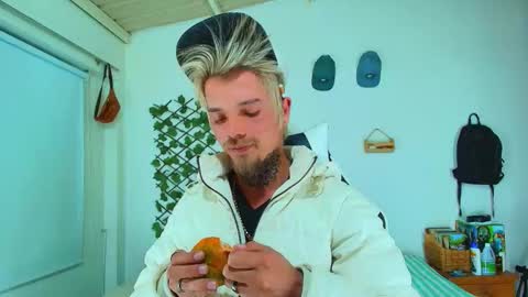 Goldy Loyal93 online show from February 16, 8:01 am