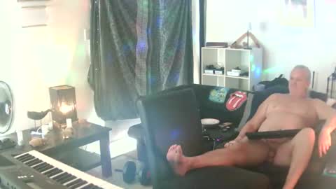 goldyguy011 online show from November 16, 2:14 am