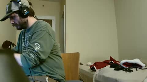 Snapshot of gotanthomai chatting on December 11, 9:44 pm granton online show from December 11, 9:44 pm