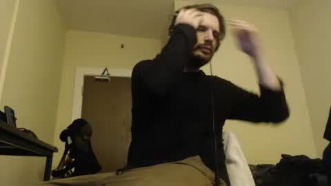 Snapshot of gotanthomai chatting on February 16, 8:43 am granton online show from February 16, 8:43 am