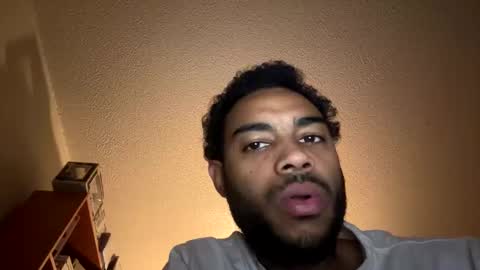 goyabeens online show from October 28, 8:06 am