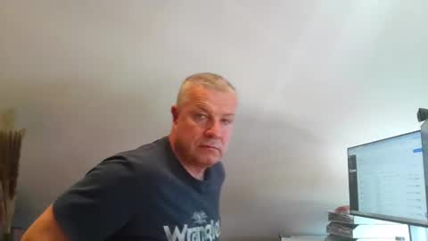 grau197077 online show from May 19, 8:53 am