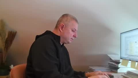 grau197077 online show from February 16, 9:29 am