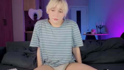 Greg-independent model online show from December 3, 8:37 pm