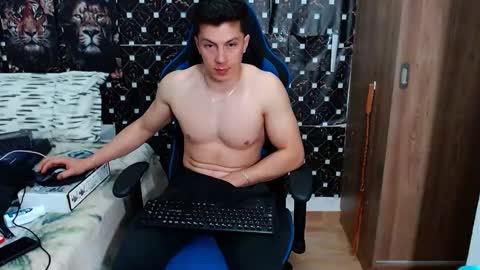 griego01 online show from May 5, 5:53 am
