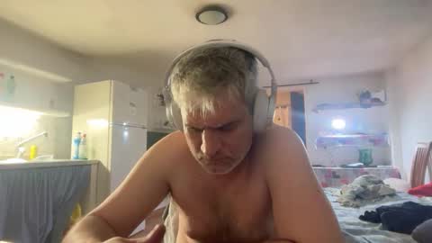 guardiannif_ online show from April 20, 12:35 am