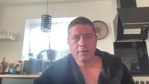 guil0 online show from September 12, 10:26 am