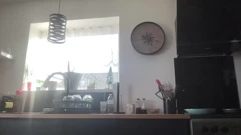 guil0 online show from October 5, 7:18 pm