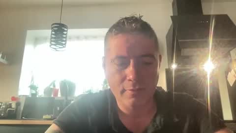 guil0 online show from October 3, 10:09 am