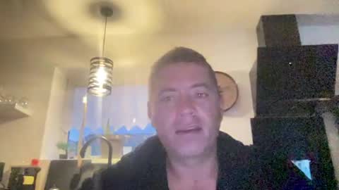 guil0 online show from September 18, 9:11 am