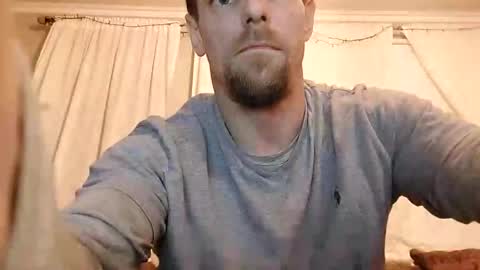 gunnarssonbenni33 online show from March 7, 8:17 pm