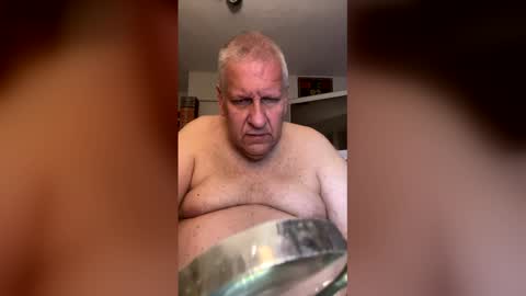 gymrat1123 online show from March 12, 5:37 am