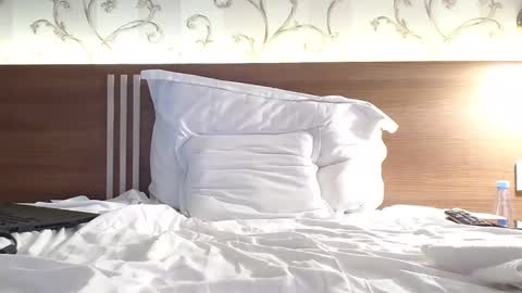 JohnLewis2011 online show from February 11, 9:03 pm