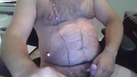 Snapshot of hairydik chatting on September 17, 3:18 am bigtitshairypussylover online show from September 17, 3:18 am