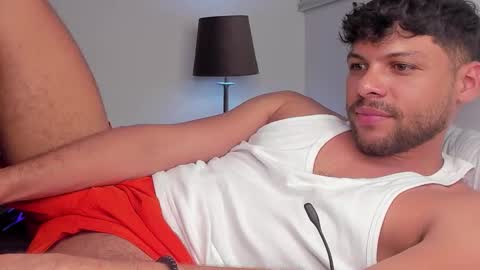 Independent       model  online show from March 12, 11:23 pm