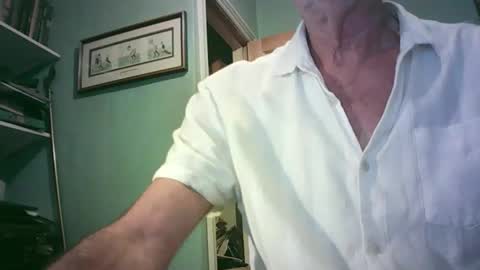 Snapshot of handymanforyou177322 chatting on October 24, 9:27 pm handymanforyou177322 online show from October 24, 9:27 pm