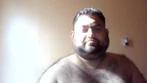 Hunk Fingers online show from February 2, 4:00 pm