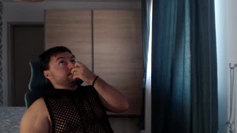 HankMalone online show from October 22, 5:33 am