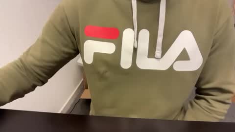 hanky online show from December 3, 8:31 am