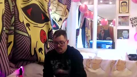 hank rams online show from December 24, 8:38 pm