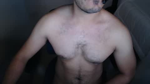 Snapshot of hardandhornyandbrown chatting on December 18, 1:05 am H online show from December 18, 1:05 am