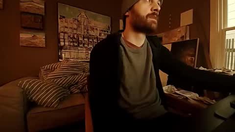 Tom online show from November 27, 8:12 pm