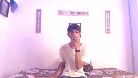 Snapshot of harrythomson1 chatting on January 16, 7:28 am harry thomson online show from January 16, 7:28 am