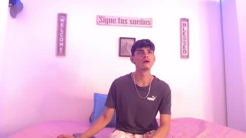 Snapshot of harrythomson1 chatting on December 16, 7:37 am harry thomson online show from December 16, 7:37 am